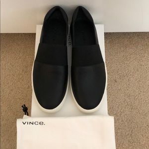 Vince slip on Corbin in black